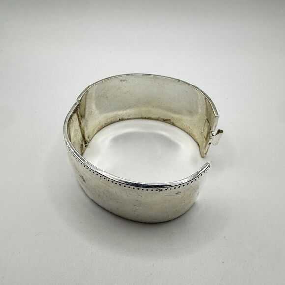 Pre-owned MONET heavy silver-toned metal clamp bracelet! - Picture 9 of 12